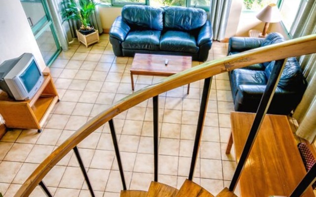 Tonoa Apartments