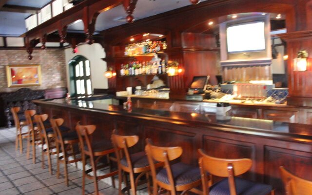 The Courtleigh Hotel and Suites