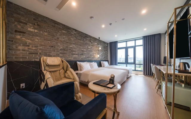 Hotel Four Star