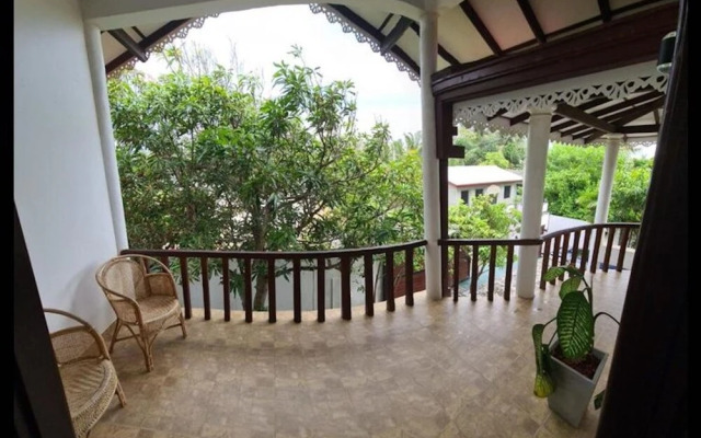 Ja-elas French Touch Entire Villa