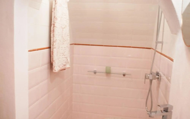 3 - El Escondite Rosa De Tarifa