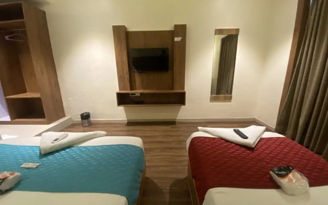 Treebo Trend BKC Mannat