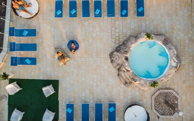 Hotel International
