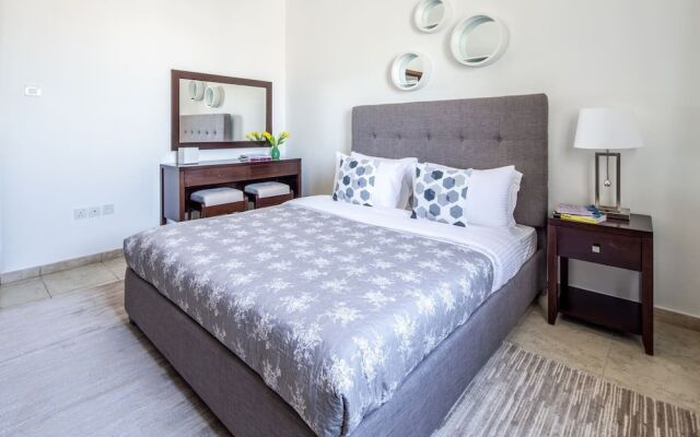 Outstanding 2BR in Serene JVT Neighborhood!