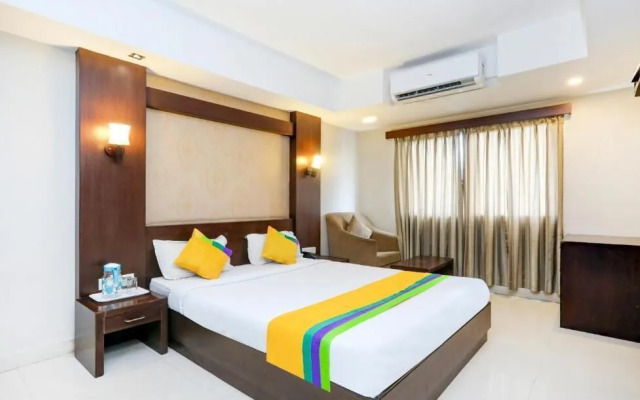 Itsy By Treebo - Greenwood Inn And Suites