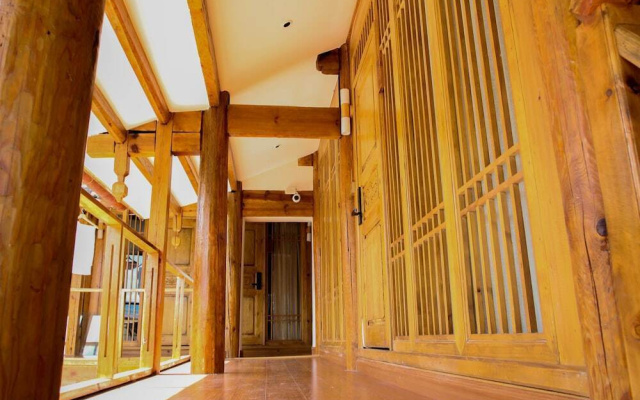 Lijiang Shushi Zhengliu Mujiayuan Hotel