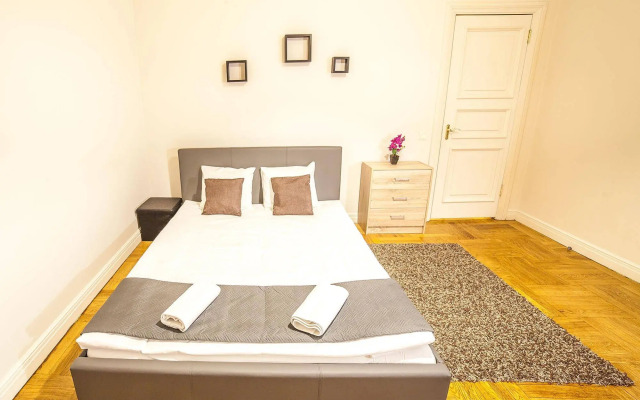 Mosaic Center Apartments