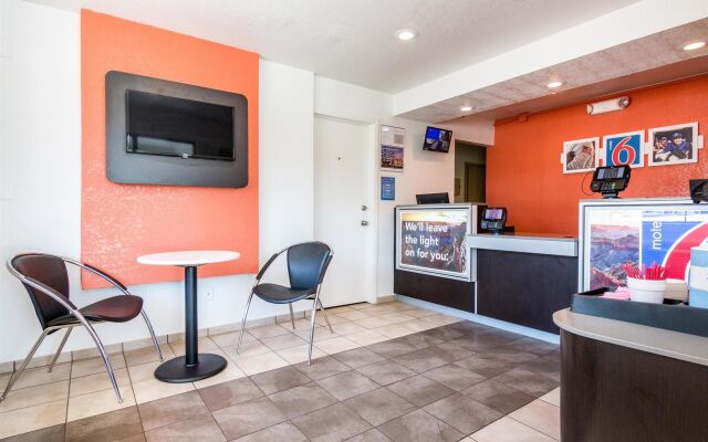 Motel 6 Longview, TX