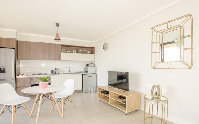 Waters Edge Luxury Apartments