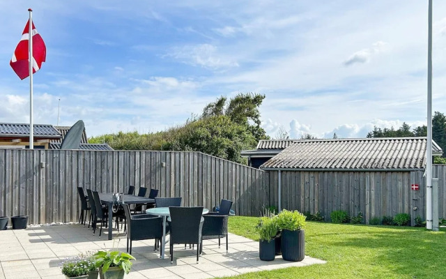 6 Person Holiday Home in Logstor