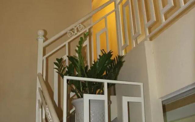 House Backpackers
