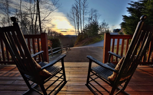 Hugs n Kisses - One Bedroom Cabin