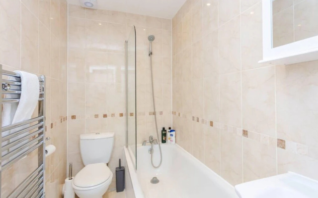 Stylish 3 Bedroom Home With Garden Near Kings Cross