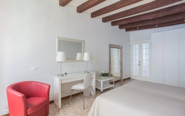 Venezia - Calle della Regina 752b