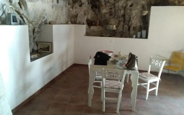 Grotta Paradiso