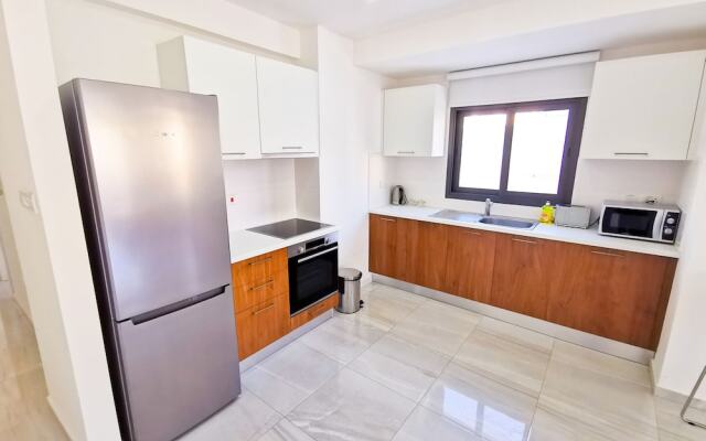 Vasilo Court Seaview City Apartment