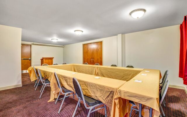 Spark by Hilton Portland Airport Maine Mall