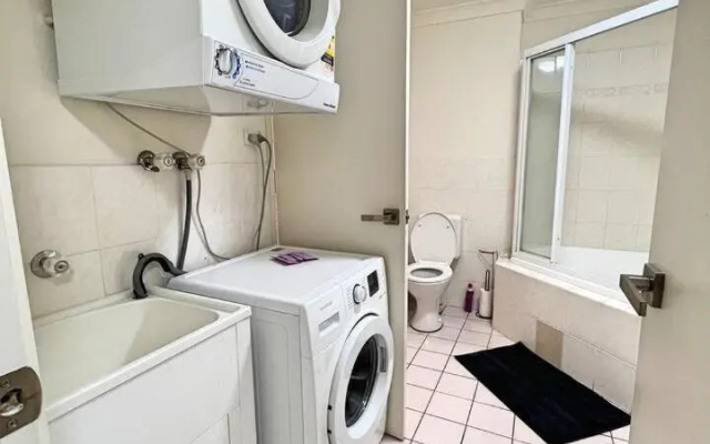 Beautiful & enclosed, 1 bd 1 bth - close to CBR Hospital – Guest Rooms – Phillip
