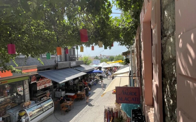 Nadide Duru Alacati