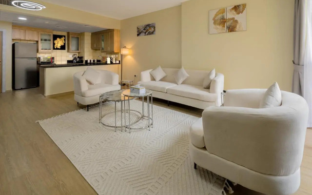 Stylish studio w/balcony close to the beach JBR