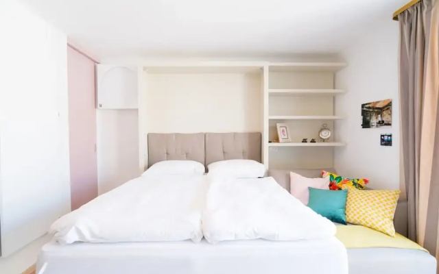 Vienna Residence Stylish apartment with terrace and air conditioning near the Vienna opera and Karlsplatz
