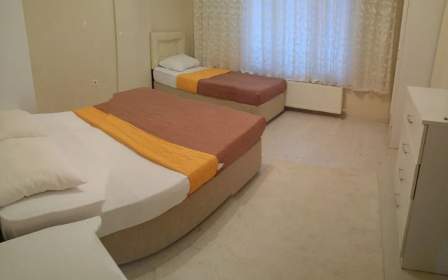 H&M House Butik Otel