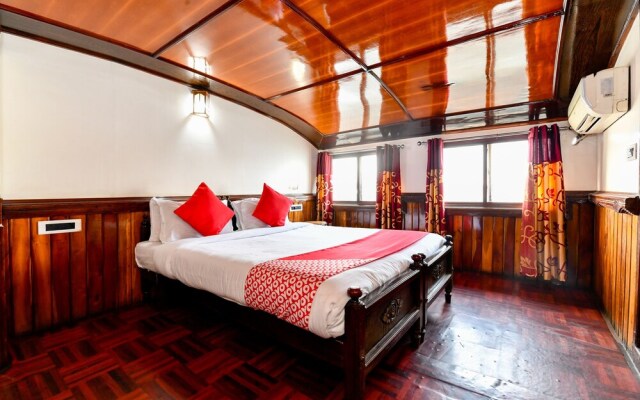 OYO 24146 Houseboat Anugraha 6bhk