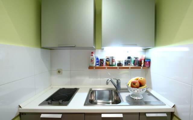 Double Bedroom Apartment on Great Location With Balcony!!