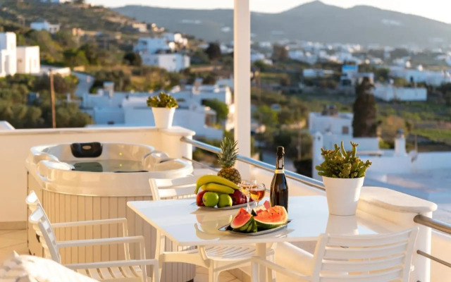 Panos Luxury Suite