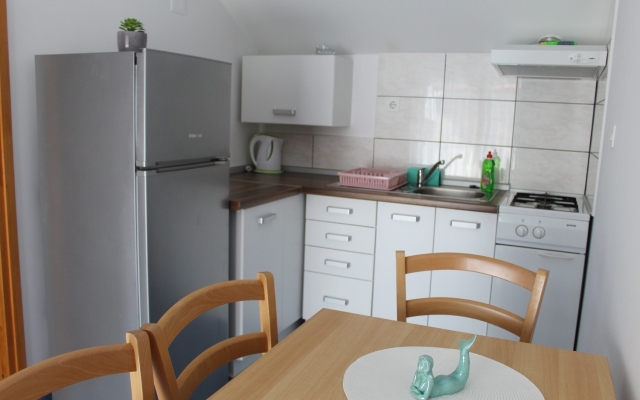 Apartment Den - with pool: C3 Tribunj, Riviera Sibenik