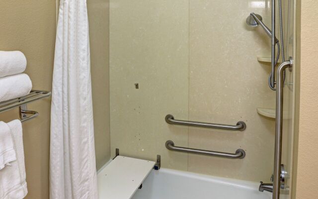 Holiday Inn Express Hotel & Suites Texarkana East by IHG