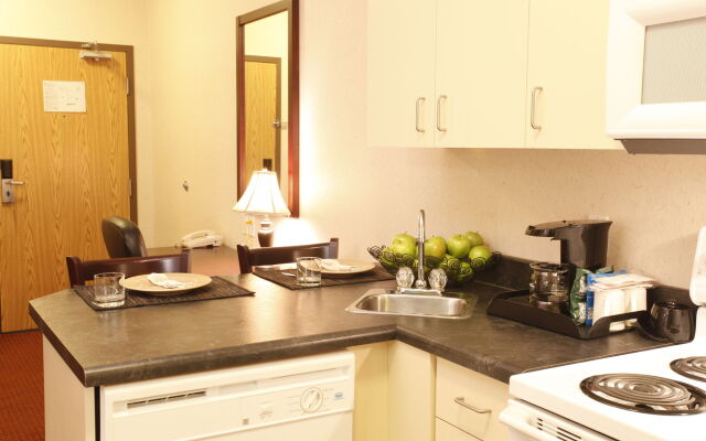 Pomeroy Inn & Suites Fort St. John