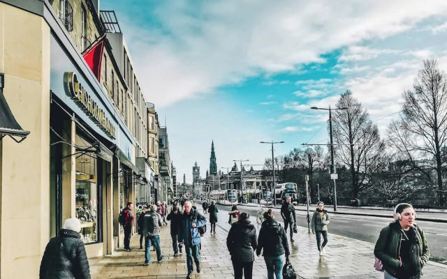 Peaceful City Retreat in Edinburgh's Heart