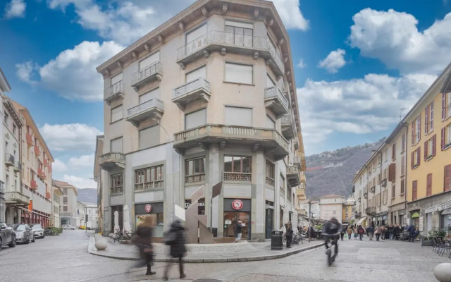Garibaldi s Balcony in Como