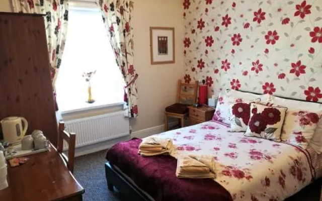 Warwick Court Hotel