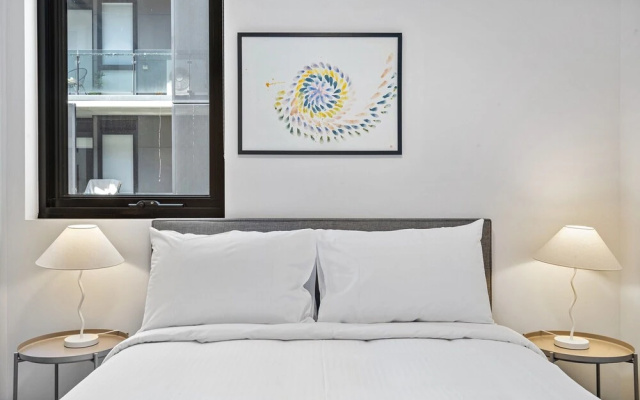 Well-lit 2-bed Apartment With Balcony – Guest Rooms – Melbourne