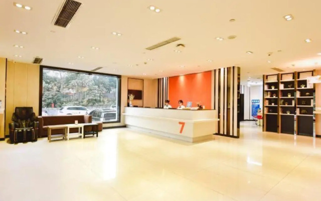 7 Days Premium Hotel (Chongqing Longtousi North Railway Station Center)