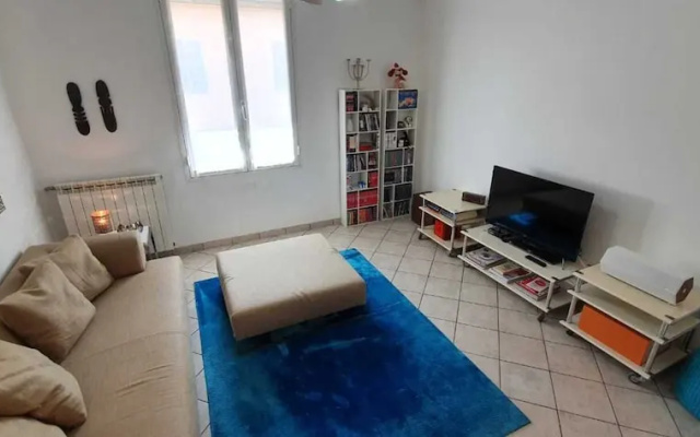 1 Bed Flat - Sleeps 2 - Parking - Wifi