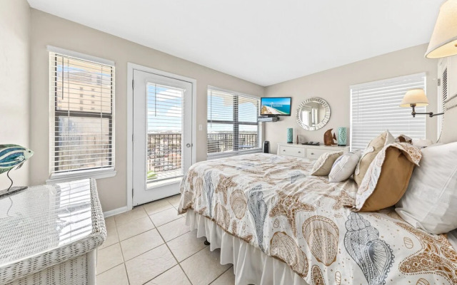 Island Sunrise Condos by Hosteeva