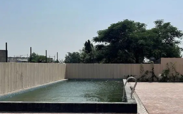 Clarks Inn Suites Jaipur