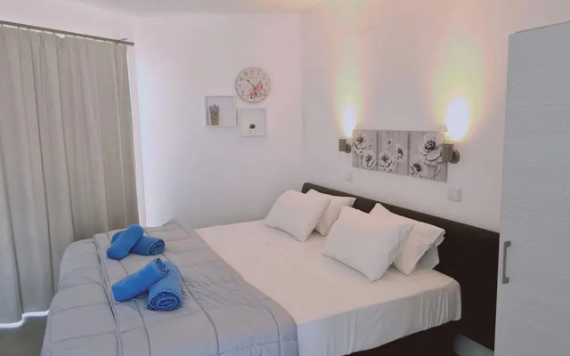 100 AN - Napa Living 16