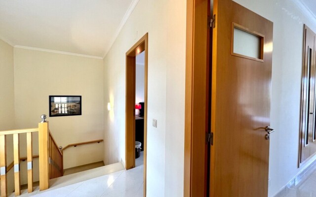 Pêra Brightness Villa by Homing