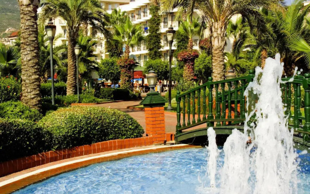 Riviera Hotel & Spa