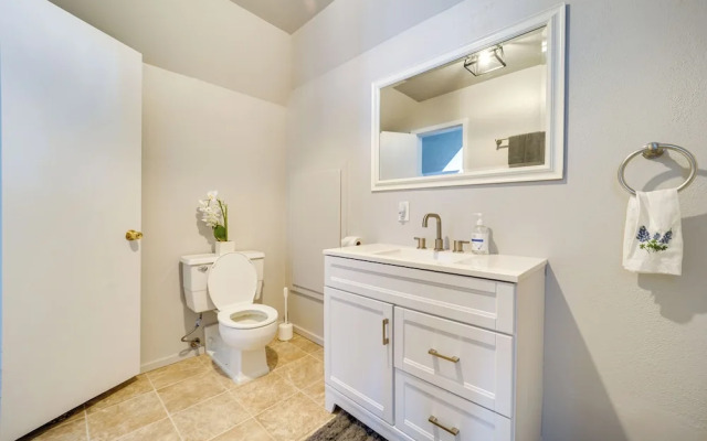 'dolorable' Home w/ Yard - Walk to River!