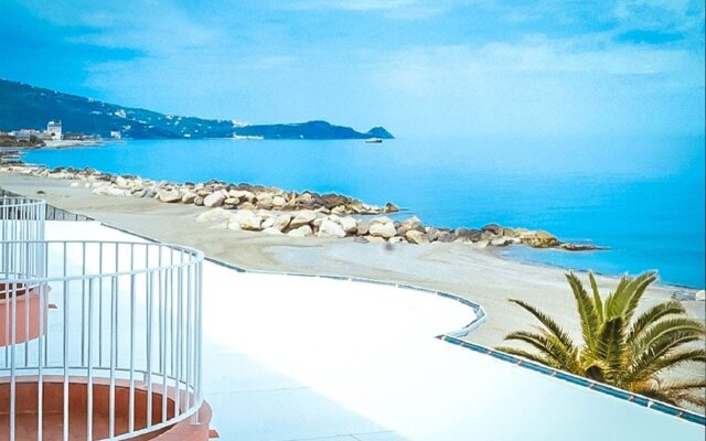 Hotel Ristorante La Scogliera