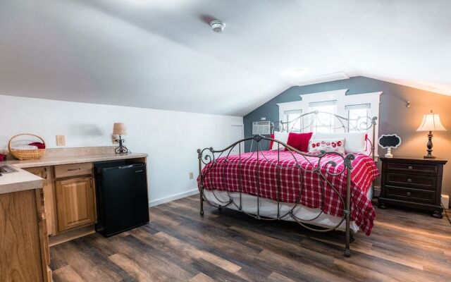 Secret Garden Bed & Breakfast