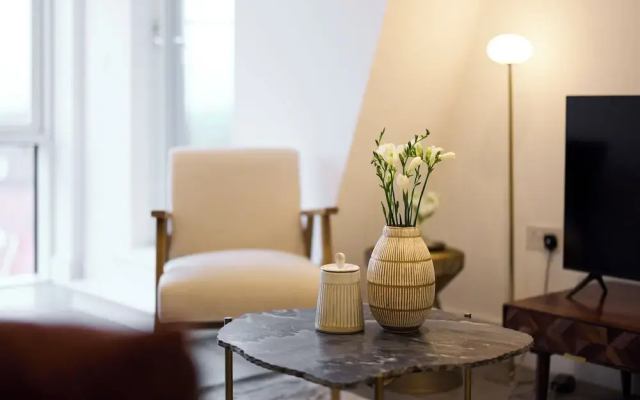 Streatham Hill Modern Flat with Balcony