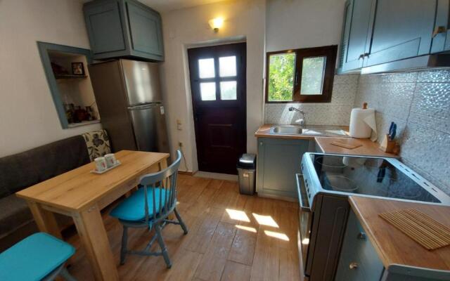 Elgina Apartments2 MANI