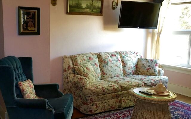 Mount Shasta Ranch Bed and Breakfast