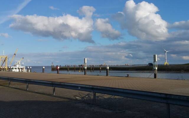 Little Seagull Modern Retreat